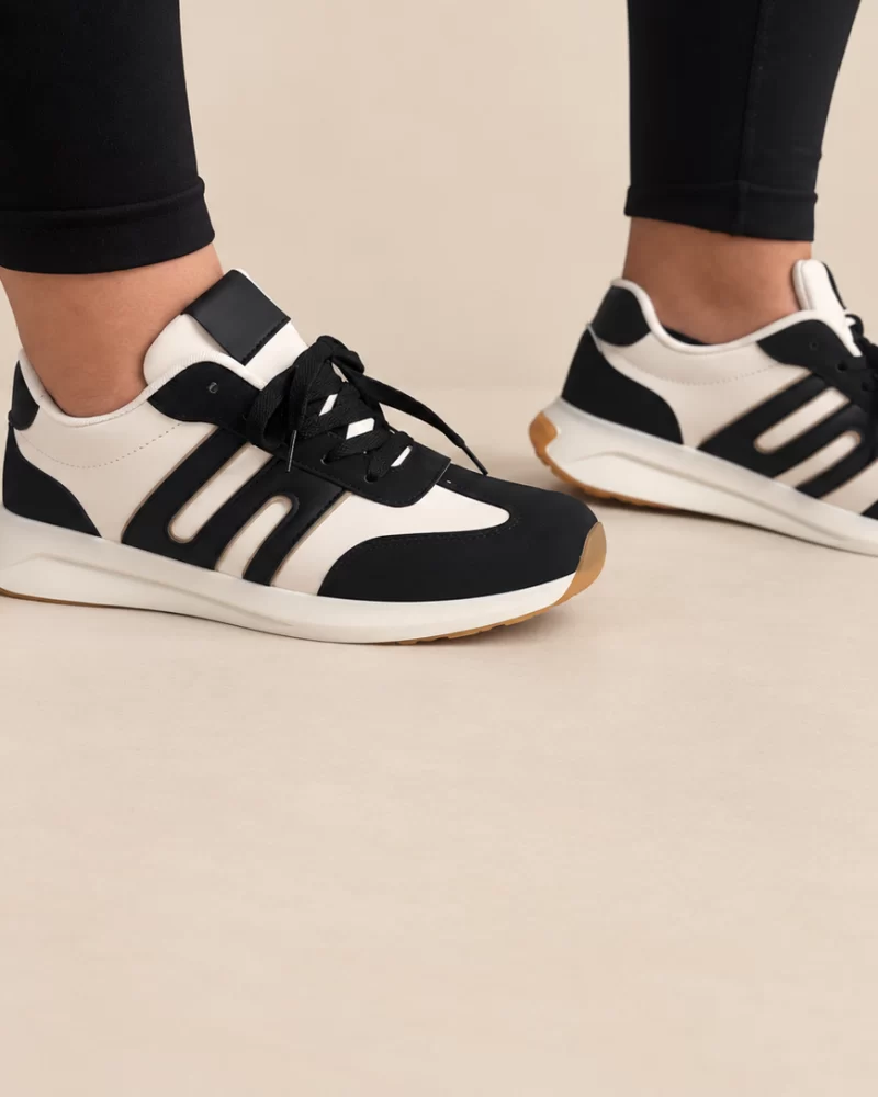 'Black espresso' sneaker