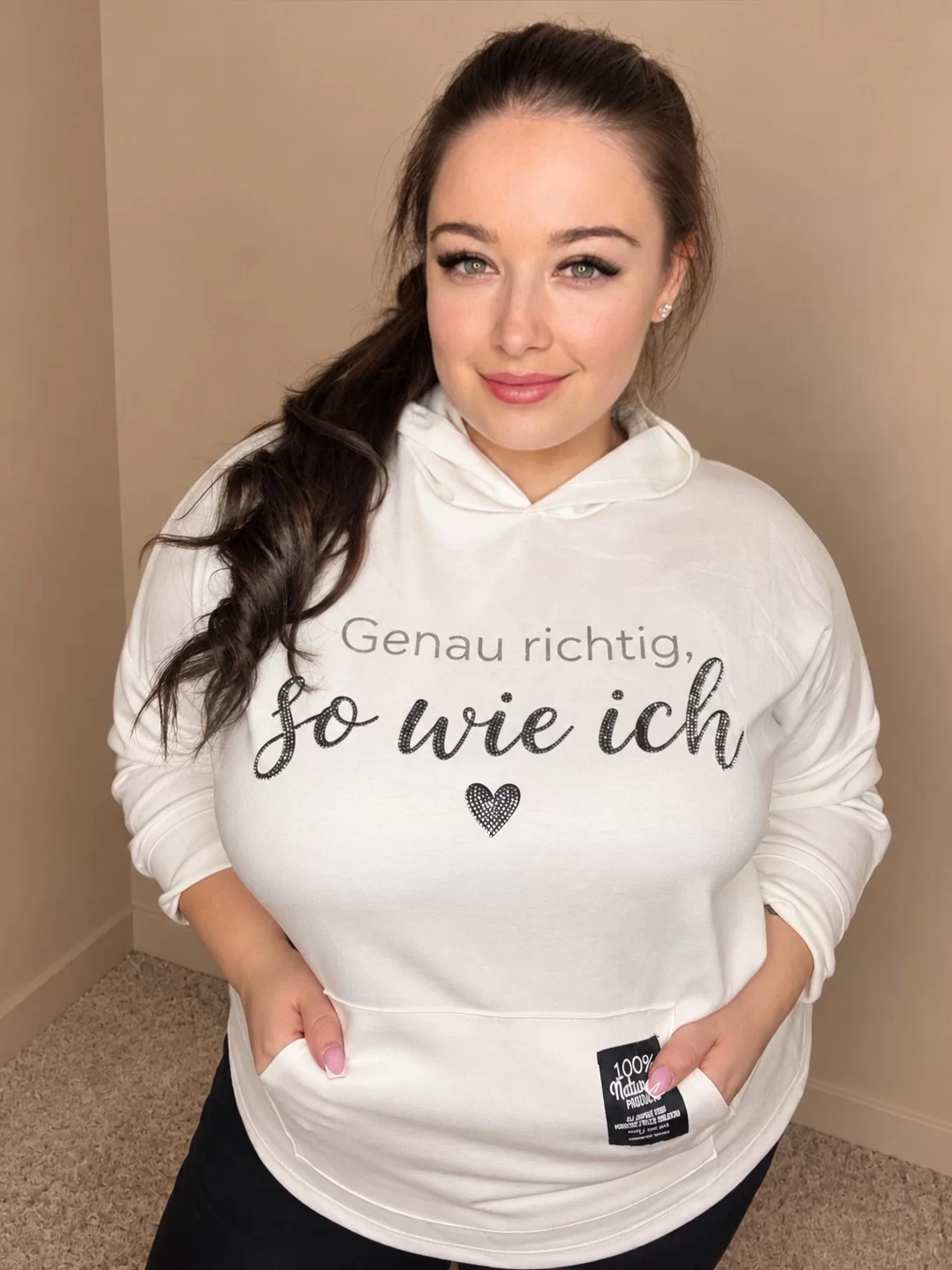 'Johanna' fehér, strasszos, hosszított pamut felső