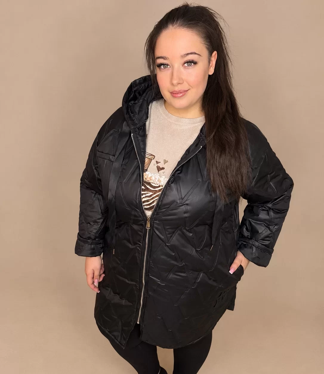 'Black Queen' hosszított, kapucnis plus size kabát