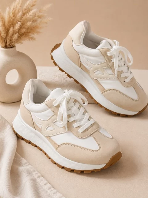 'Vanilla' sneaker