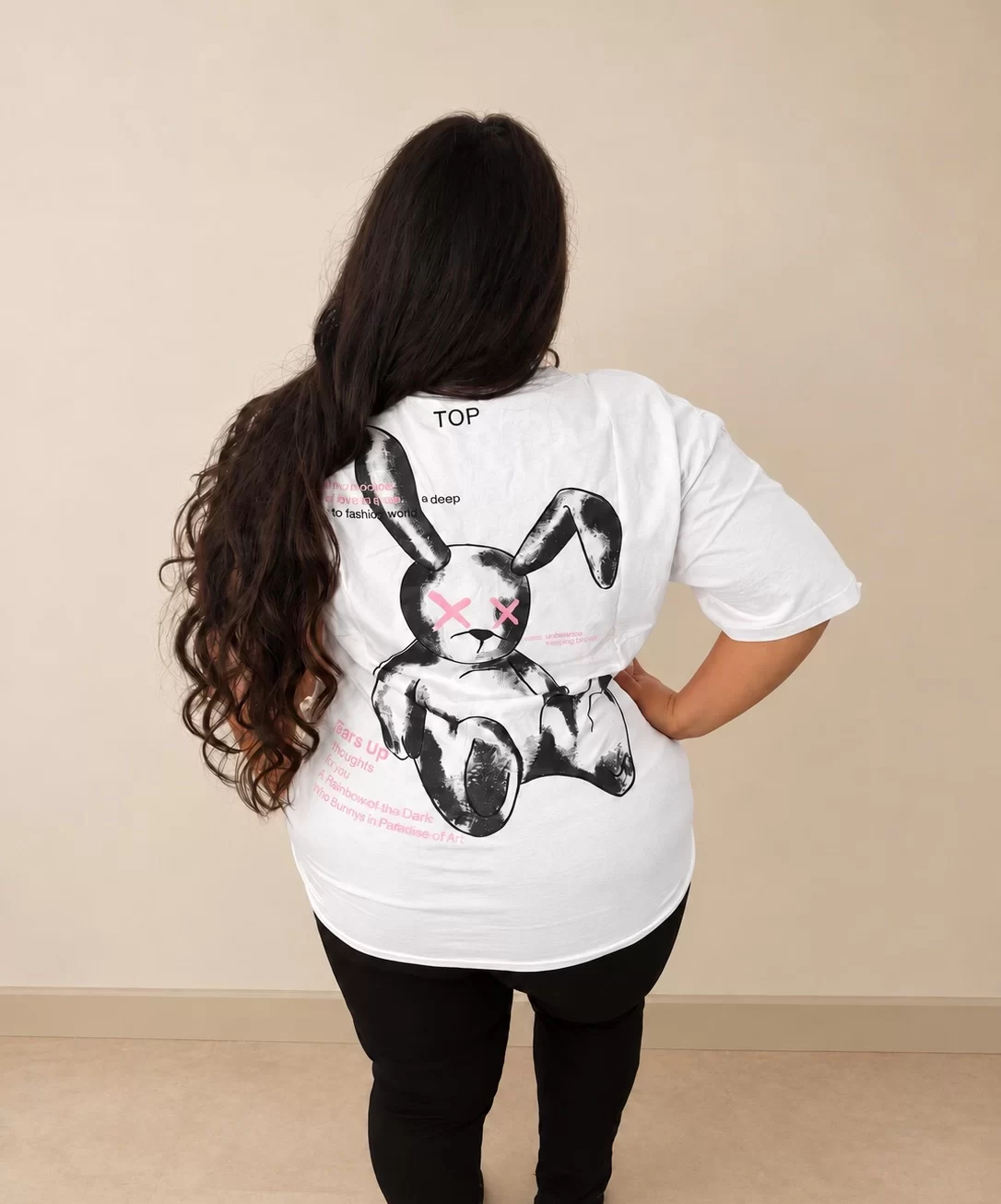 'Bad Bunny' fehér mintás póló