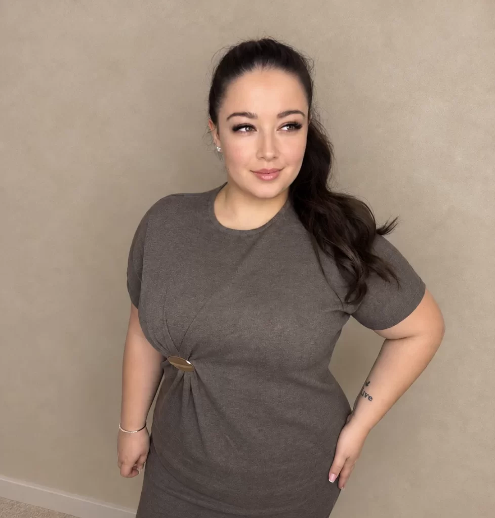 Plus size őszi gardrób: 10 alapdarab kombinációs ötletekkel