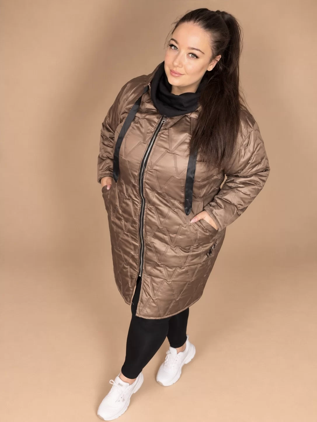 'Brown Queen' hosszított, kapucnis plus size kabát – 2. nézet
