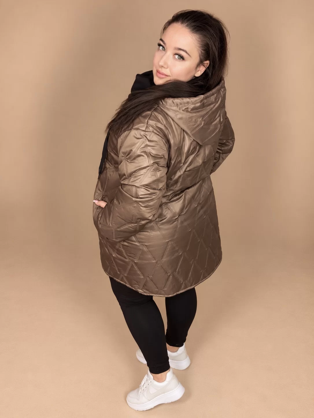 'Brown Queen' hosszított, kapucnis plus size kabát – 3. nézet
