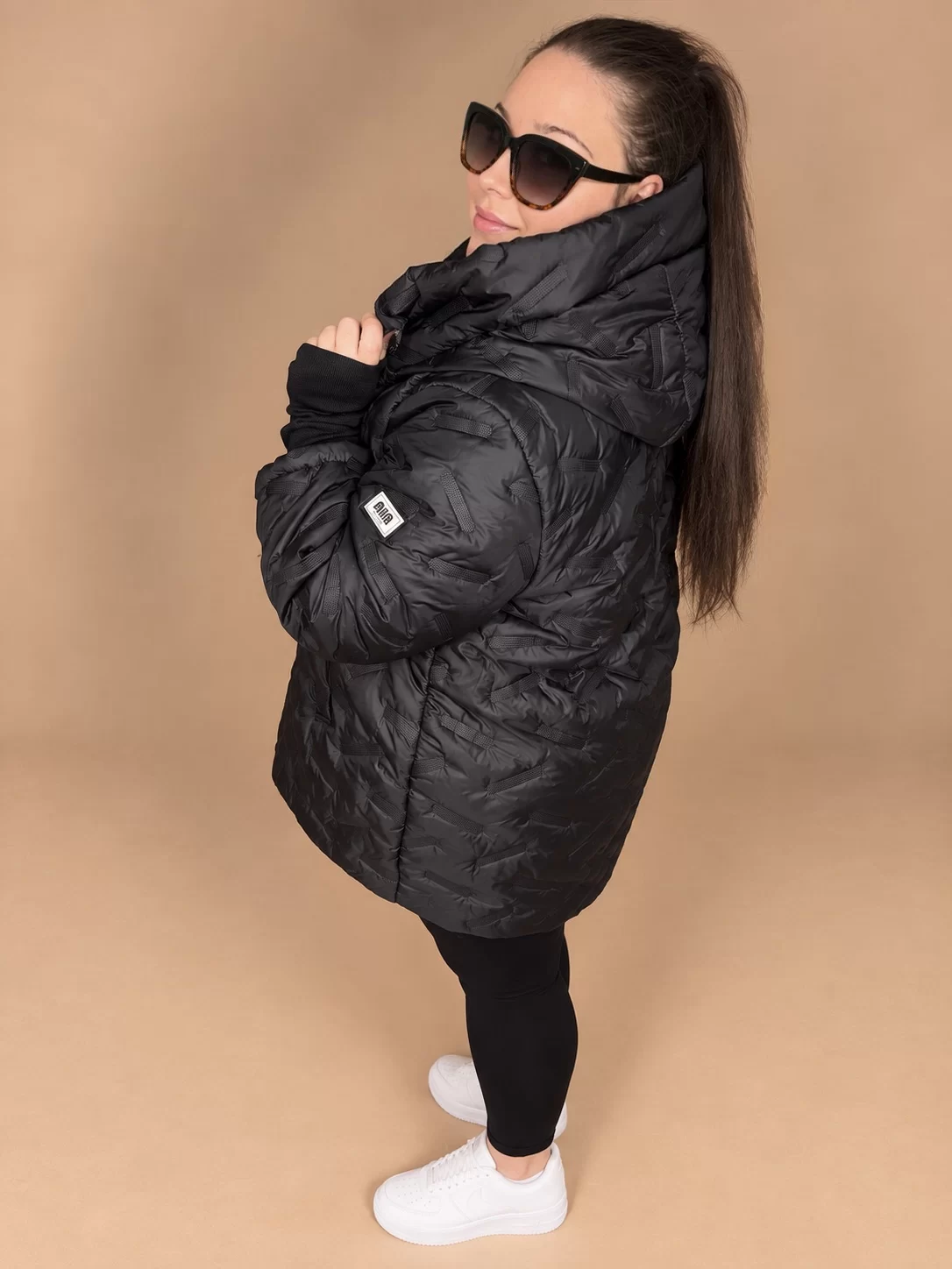 'Everyday Black' kapucnis plus size átmeneti kabát